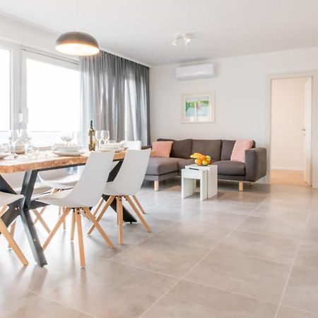 Lion'S Beach Starlight Apartment Podstrana Kültér fotó